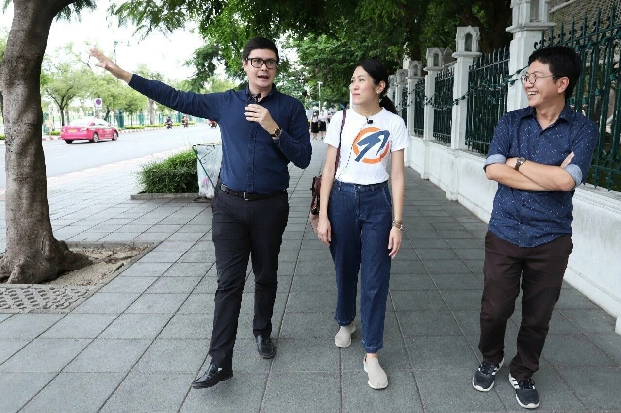 "ศรีสุวรรณ" ยื่นหลักฐาน จี้กกต. ฟัน "ปิยบุตร-ช่อ" ครอบงำ "พรรคก้าวไกล"