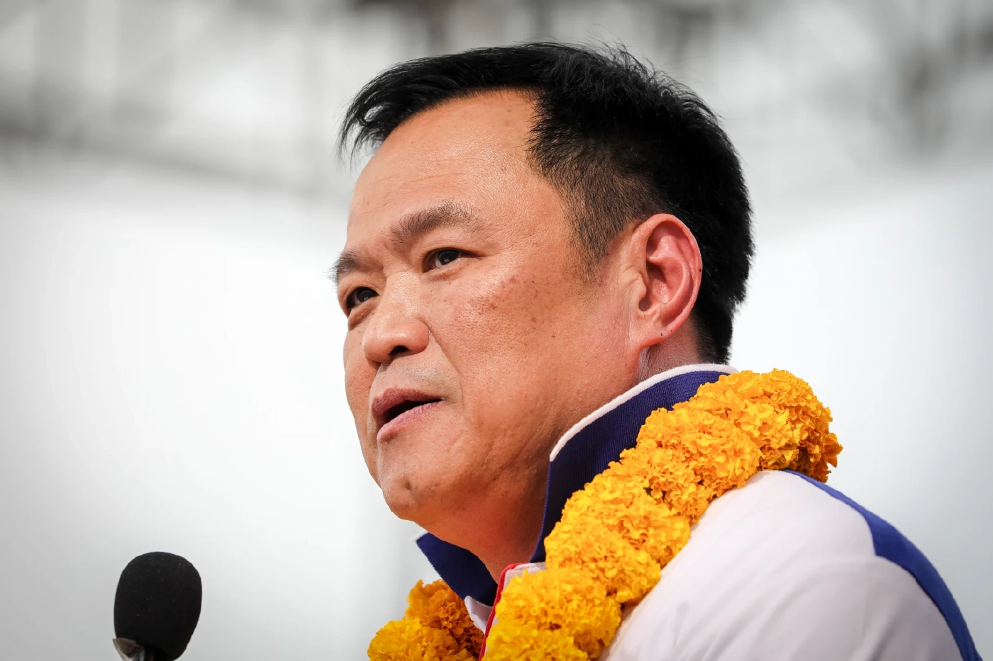 อนุทิน ชาญวีรกูล หัวหน้าพรรคภูมิใจไทย 