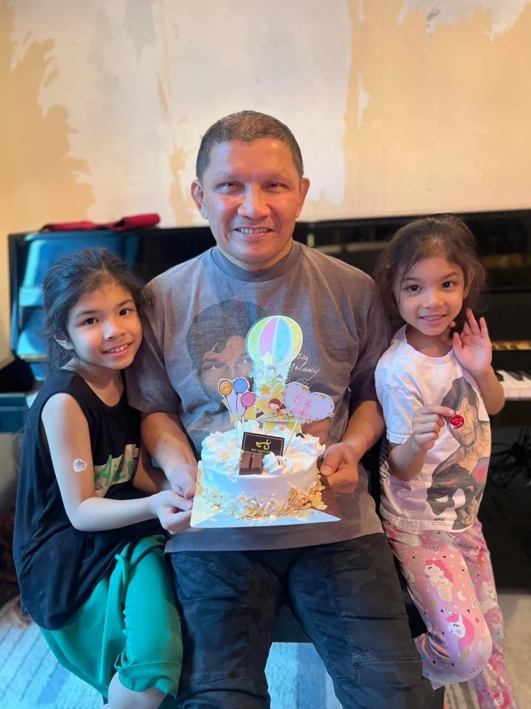 น้อยคนจะเห็น ‘เขาทราย แกแล็คซี่’ ในมุมสุดอบอุ่น โมเมนต์ที่มีความสุขในโลก