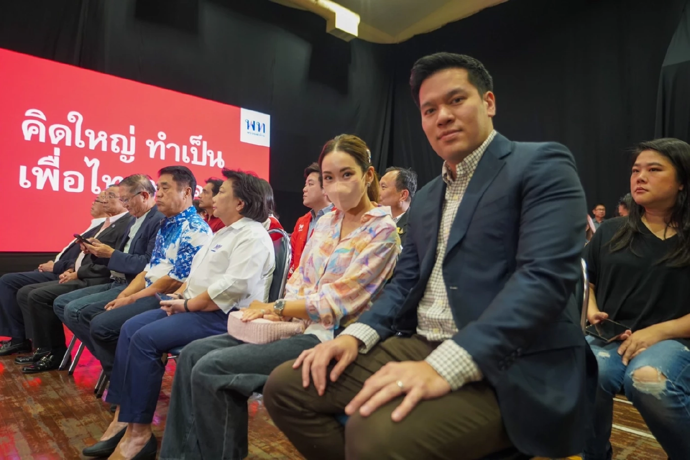 "เพื่อไทย" ยินดีชัยชนะ "ก้าวไกล" ระบุ มาตรา 112 เป็นเงื่อนไขสำคัญจับมือ