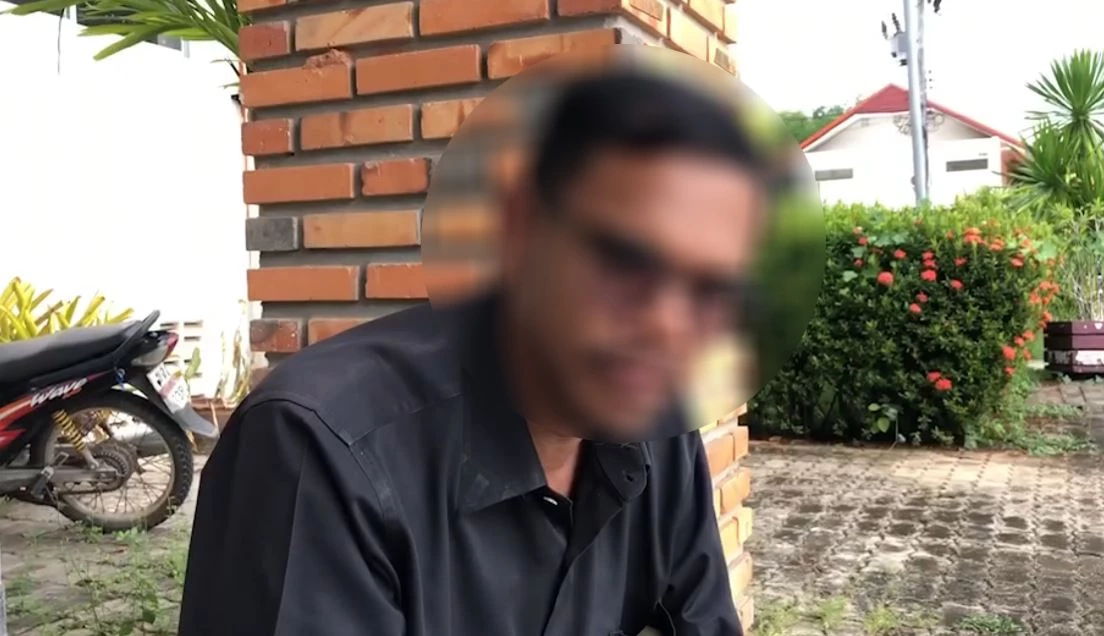 เพจดังแฉคลิป พนง.มหาวิทยาลัย เอาปืนขู่ นศ. เจ้าตัวยันเรื่องเก่า ถูกลงโทษแล้ว