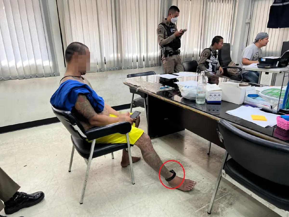 รวบหนุ่มเพิ่งพ้นคุก ติดกำไลอีเอ็มข้อเท้า แทงรปภ.ดับ พบมีประวัติป่วยจิตเวช