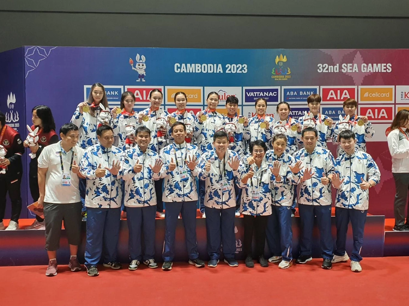 แบดสาวไทยอัดอินโด 3-0 คู่ ผงาดแชมป์ซีเกมส์สมัย 9