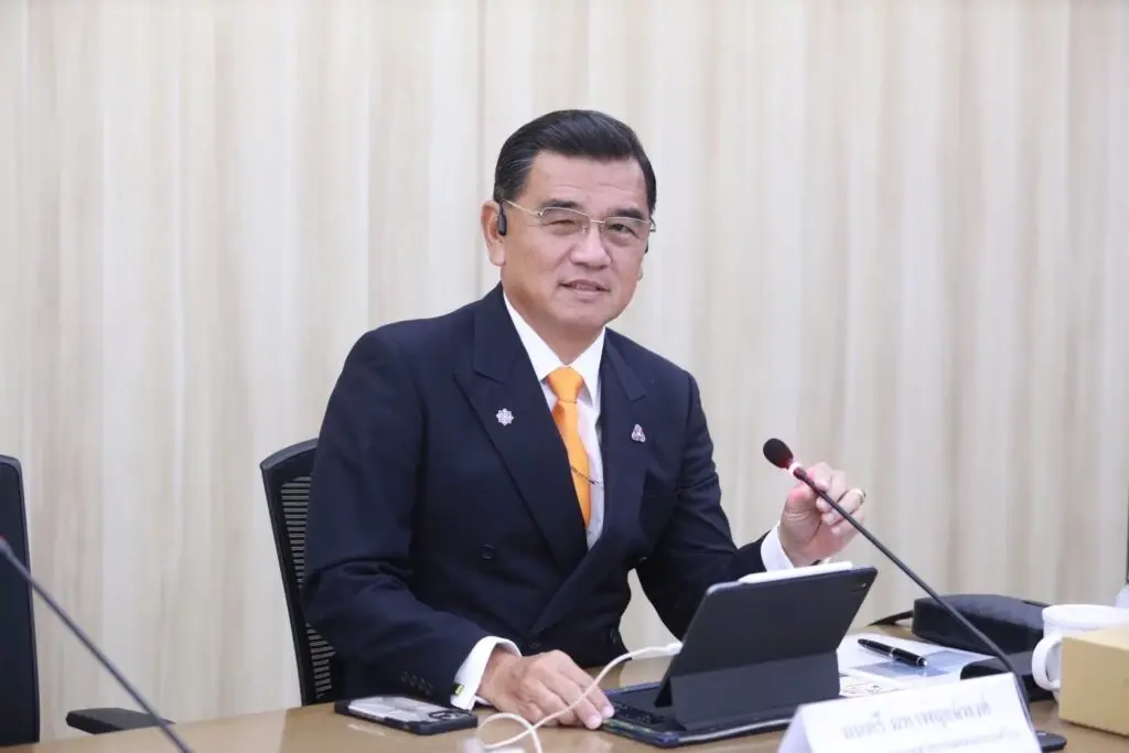 นายมนตรี มหาพฤกษ์พงศ์ รองประธานสภาอุตสาหกรรมแห่งประเทศไทย (ส.อ.ท.)
