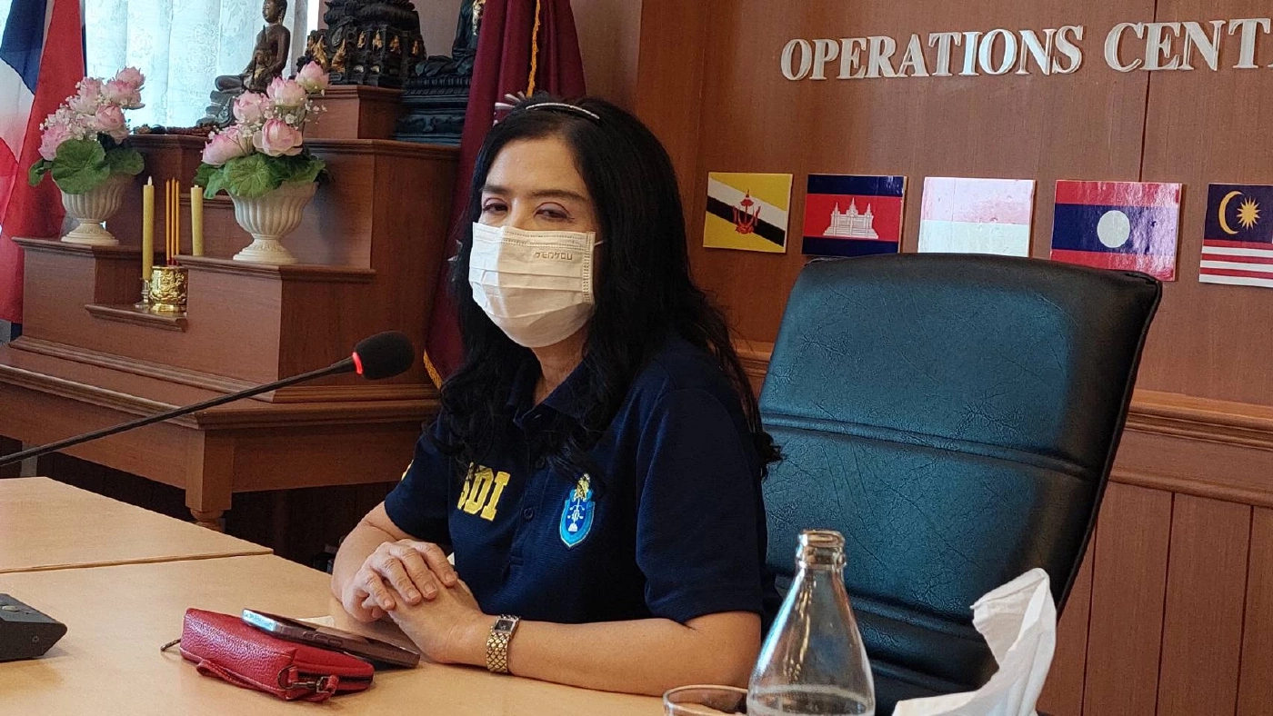 ชาวสัตหีบเดือด! ขวางย้ายหีบคะแนน ส.ส.ชลบุรี เขต 10 หลังเจอบัตรเขย่งหลายพันใบ