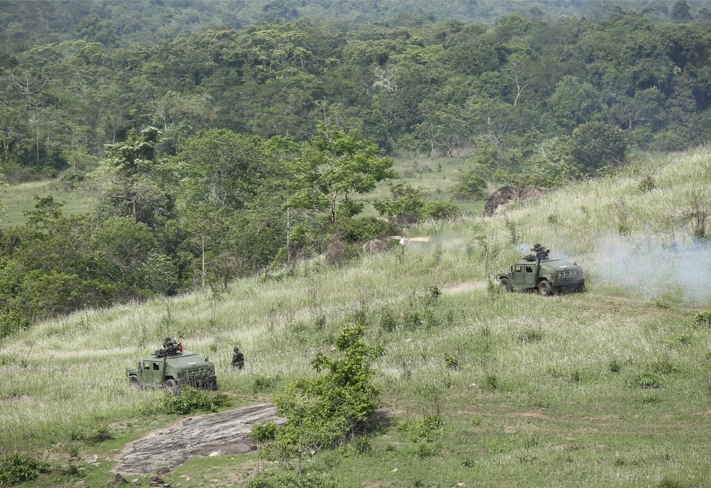 "ผบ.ทร." โชว์ยิง MK-19 พอใจบรรลุเป้าหมาย ฝึกร่วม "ทบ.-ทอ."