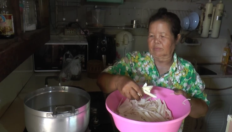 สุดว้าว! "แกงหน่อไม้ใส่ใบตดหมา" ช่วยล้างพิษไซยาไนด์ แถมเพิ่มพลังปึ๋งปั๋ง