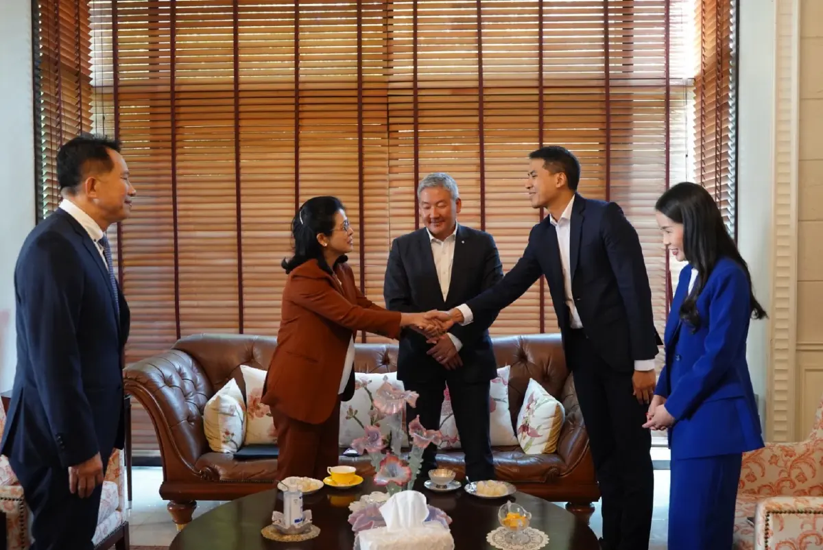 "หญิงหน่อย" เปิดพรรค ถกWorld Economic Forum ชูสร้างอาเซียนเป็นตลาดสำคัญโลก