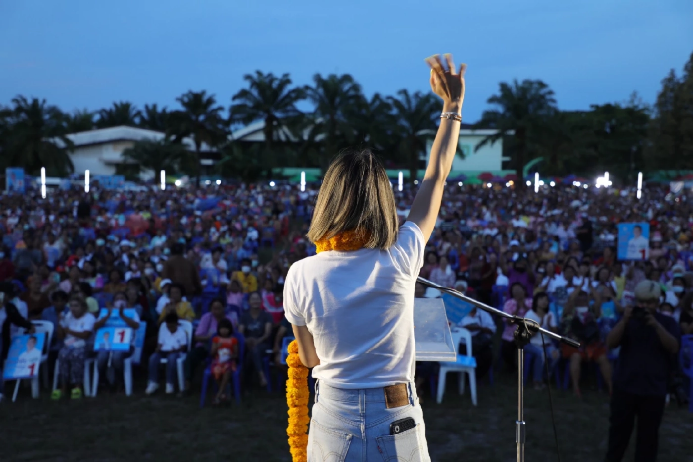 &quot;มาดามเดียร์&quot;ปลุกชาวเมืองคอนเลือกคนที่อุดมการณ์อย่าให้ความกลัวครอบงำ