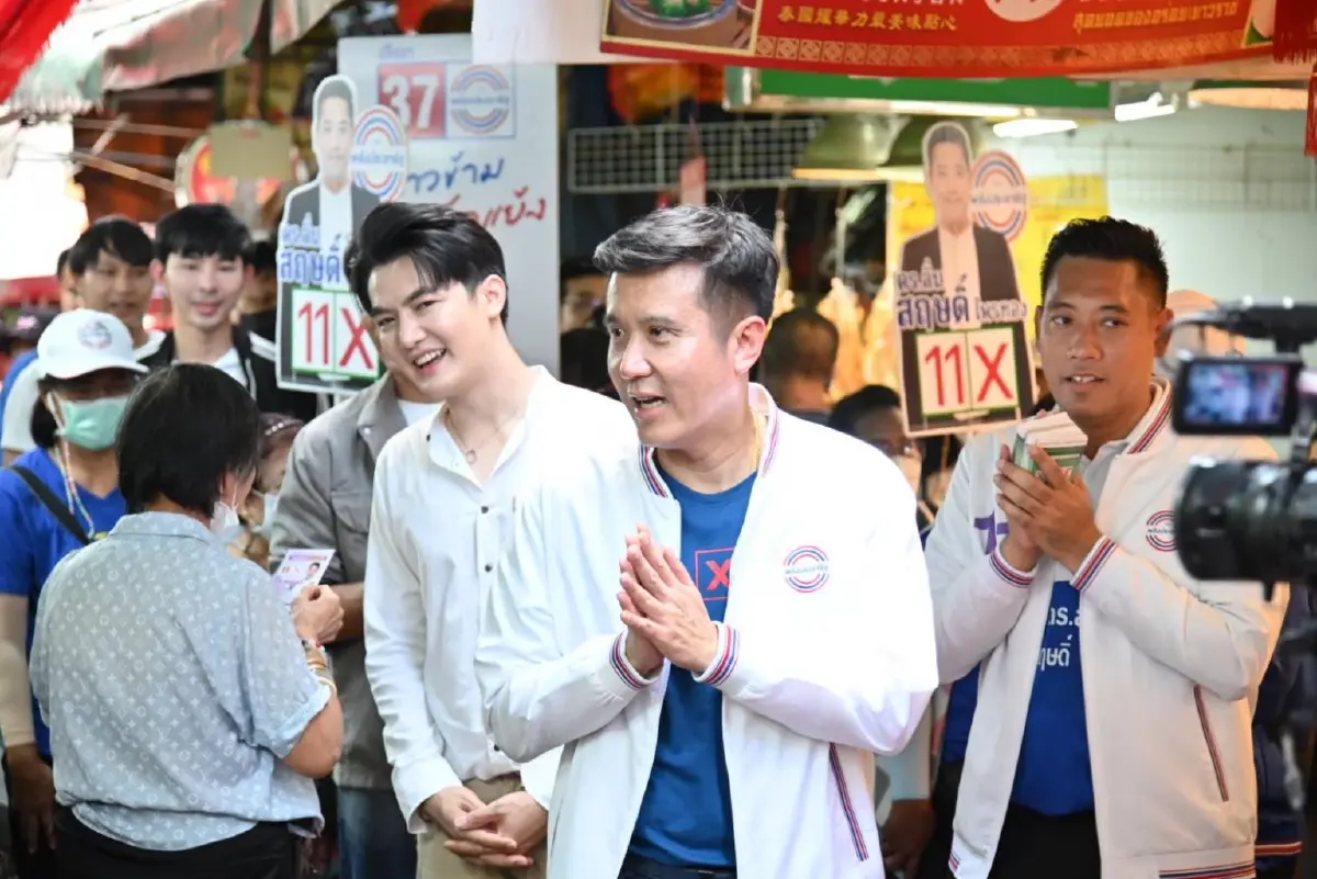 "ชัยวุฒิ"ชม จิตอาสา ช่วยทำความสะอาด สน.สำราญราษฏร์