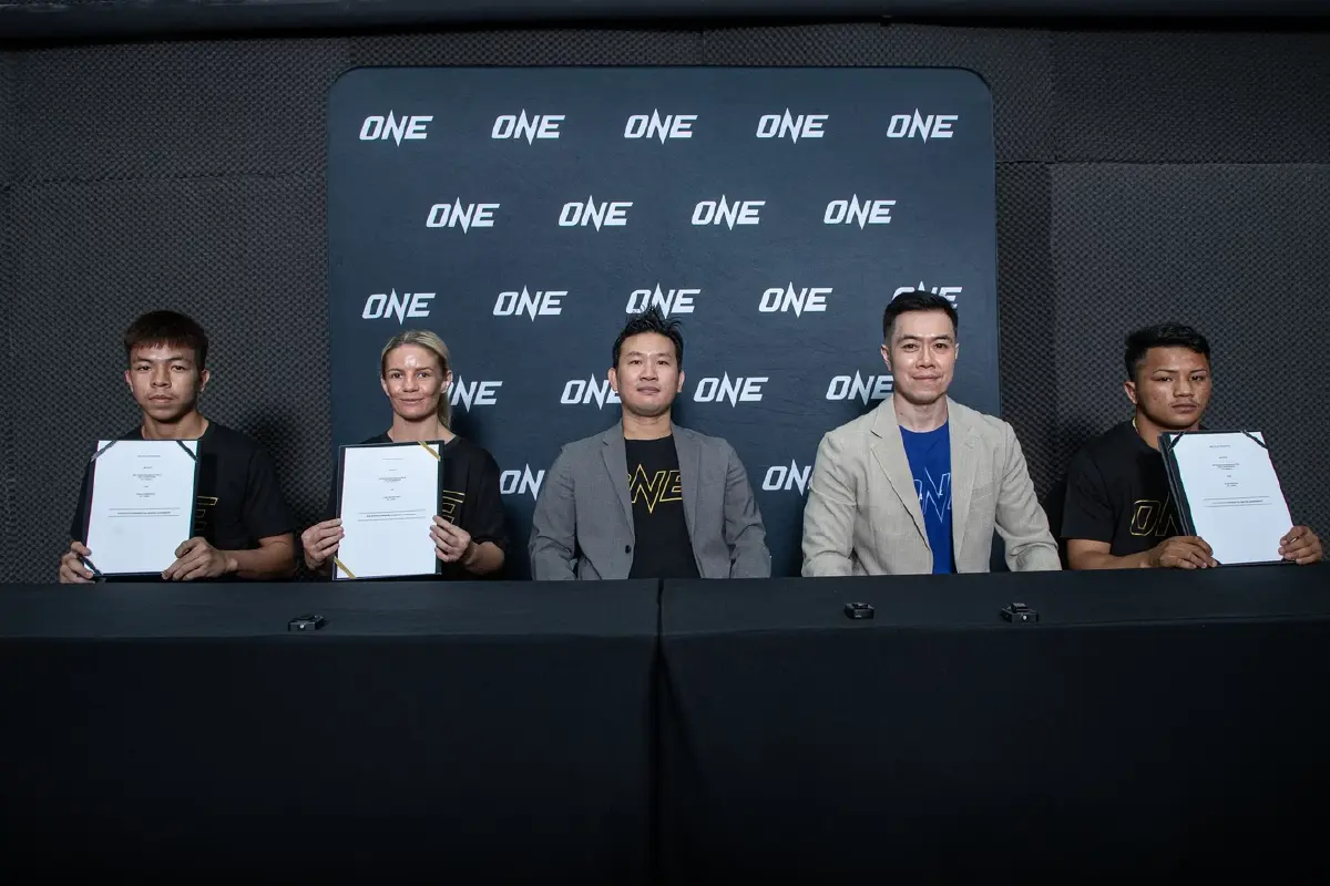 3 นักมวยดาวรุ่ง เซ็นสัญญาเดินหน้าสู่เวที ONE ด้วยมูลค่าสัญญา 3.5 ล้านบาท