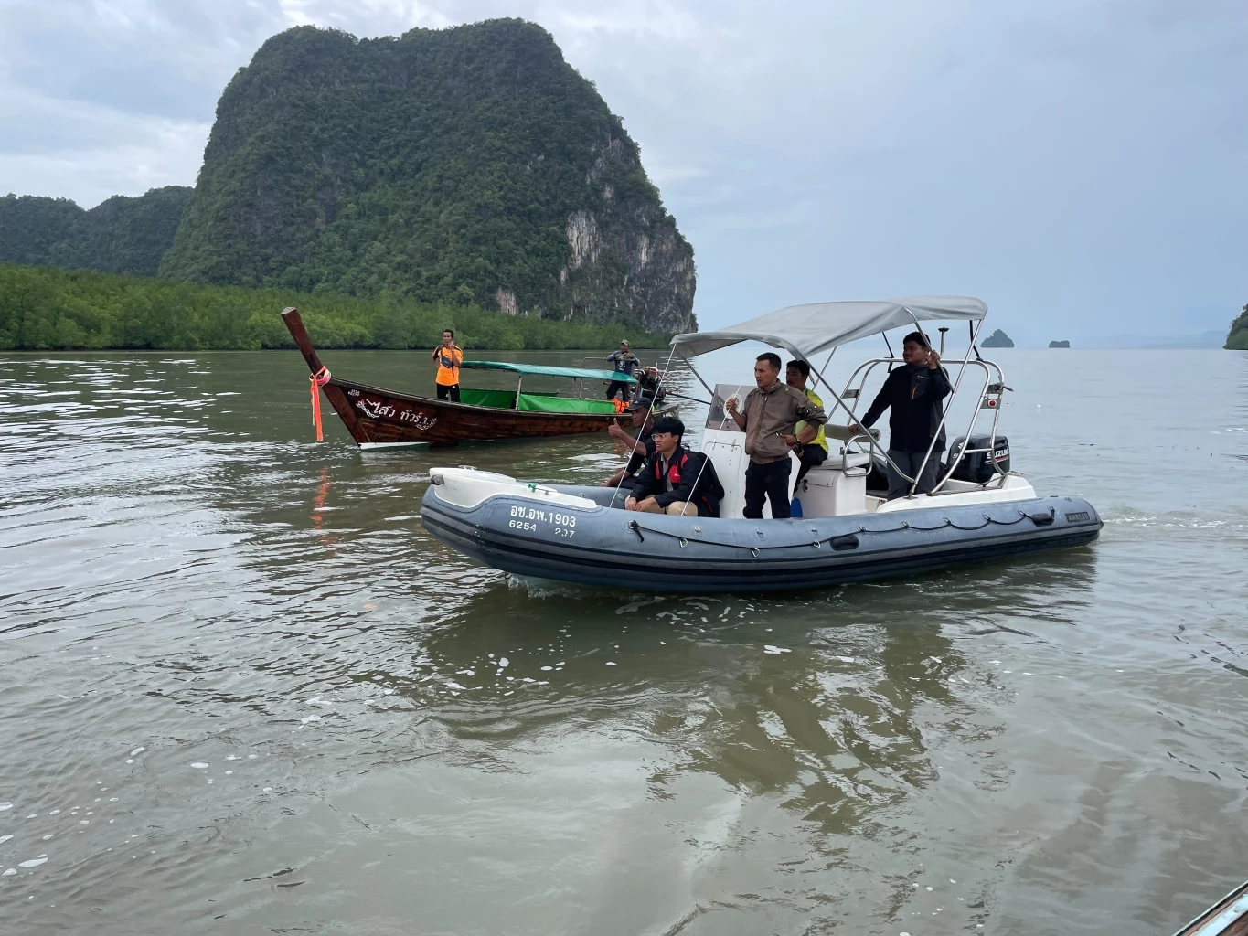 ด่วน! เรือหัวโทง นำ นทท.ต่างชาติ เที่ยวอ่าวพังงาล่ม ใกล้เกาะปันหยี