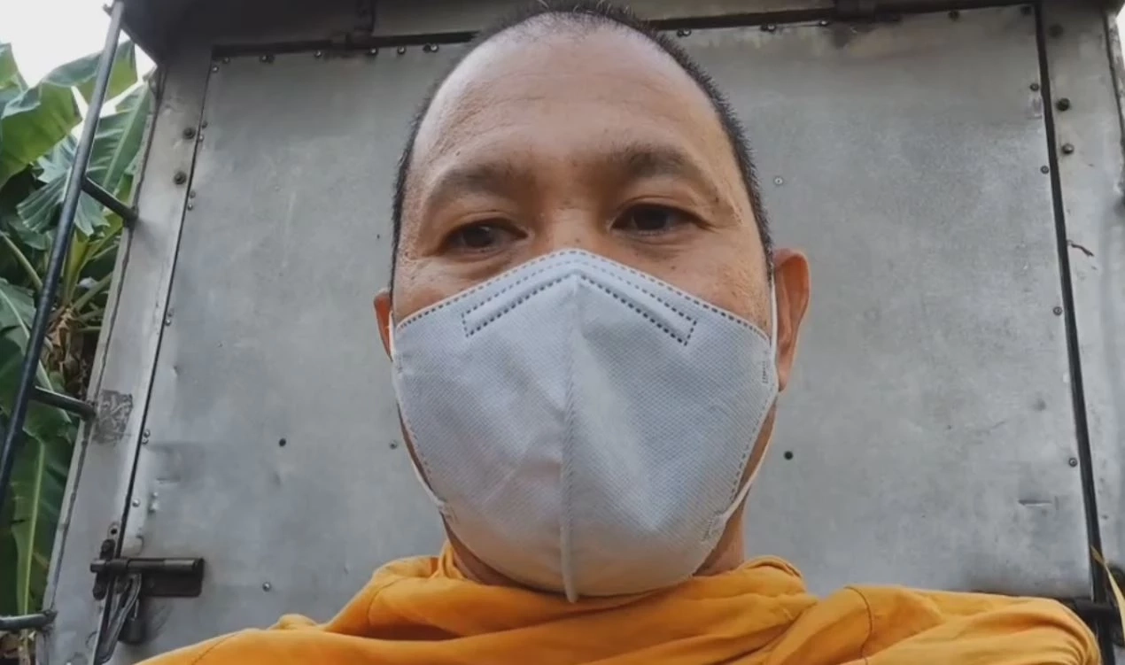 ฮือฮา! วัดดังเมืองคอน ขึ้นป้ายหาเสียง "พรรคร่วมใจสร้างโบสถ์" บอกบุญญาติโยม