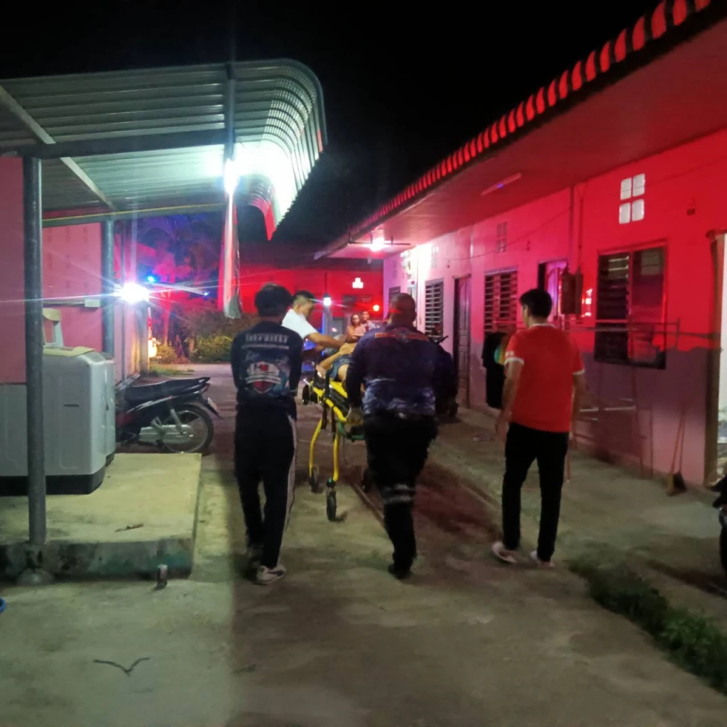 หนุ่มมูเซอสุดทน กระซวกเพื่อนร่วมงาน 11 แผล หลังถูกบุกหาเรื่องถึงหอพัก