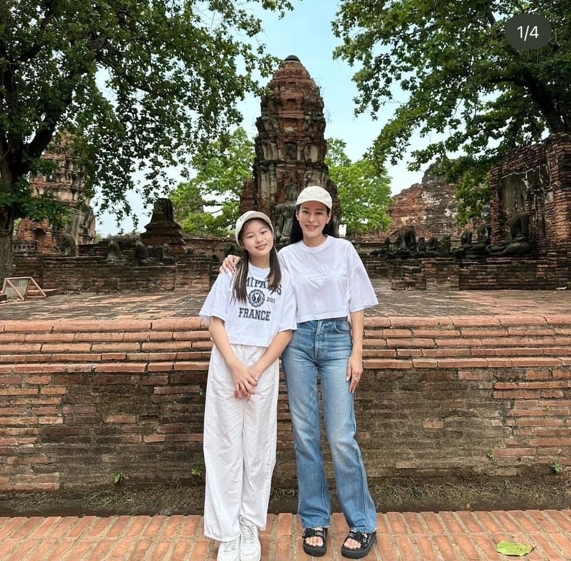 สดใสขึ้น “หนิง ปณิตา”ตระเวณทำบุญกับลูกสาว ทิ้งเงิน 10 ล้าน ลดข้อตกลงหย่า จิน