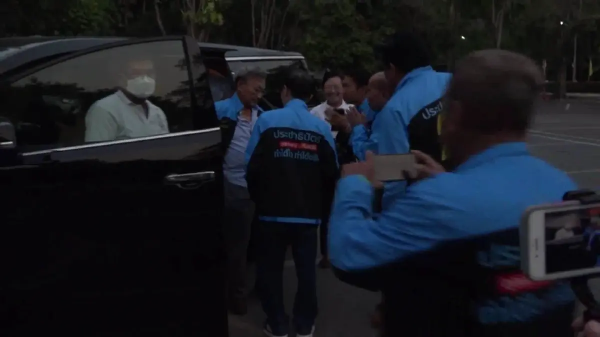 "ชวน" ลุยช่วยผู้สมัครจ.แพร่ ยอมรับกังวลผลโพล ระบุเสียดาย "แม่เลี้ยงติ๊ก"