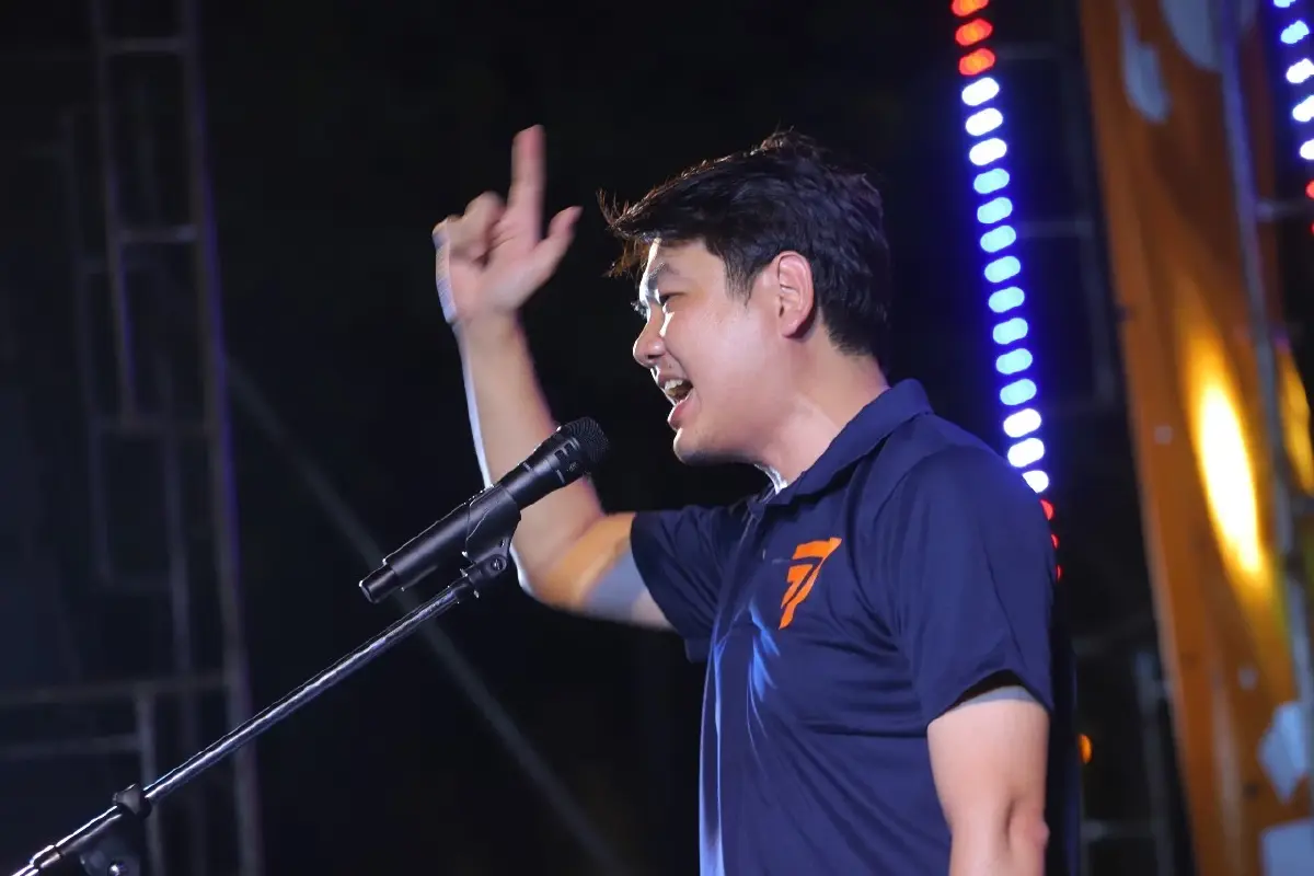 "ปิยบุตร- ธนาธร" ลุยขอนแก่น ปลุกเลือก "ก้าวไกล" เป็นรัฐบาลบริหารประเทศ