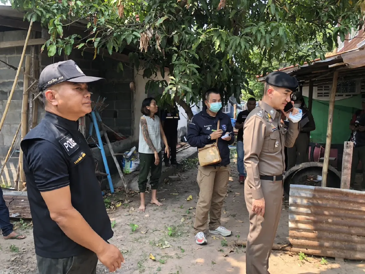 หนุ่มทาสยาบ้าหลอน คว้ามีดฟันยาย 72 ดับ อำพรางร่างในท่อหลังบ้าน