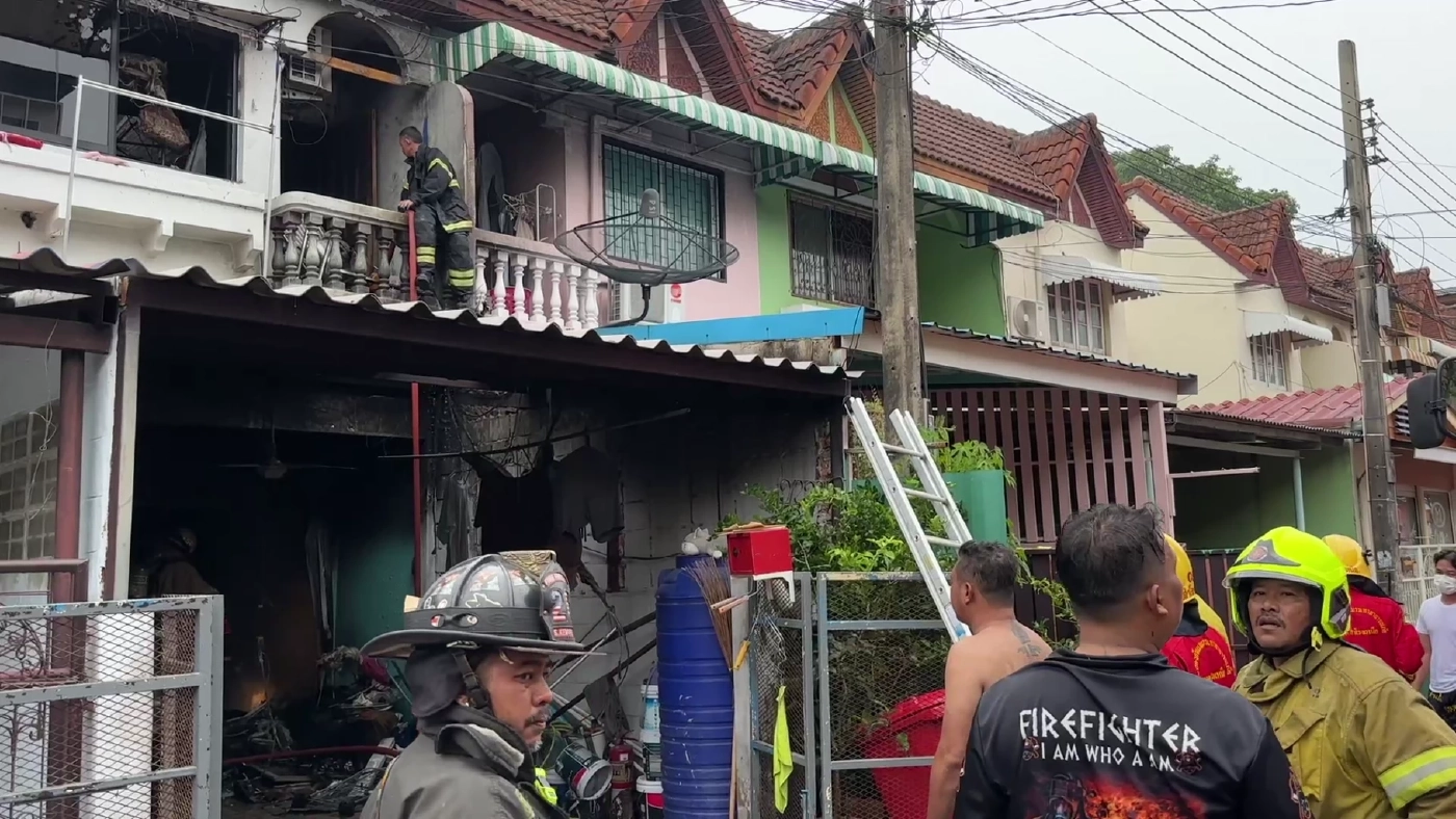 ระทึก! แม่อุ้มลูกน้อย ทารก 20 วัน กระโดดหนีตายจากชั้นสอง ไฟคลอกสุนัข 5 ตัว