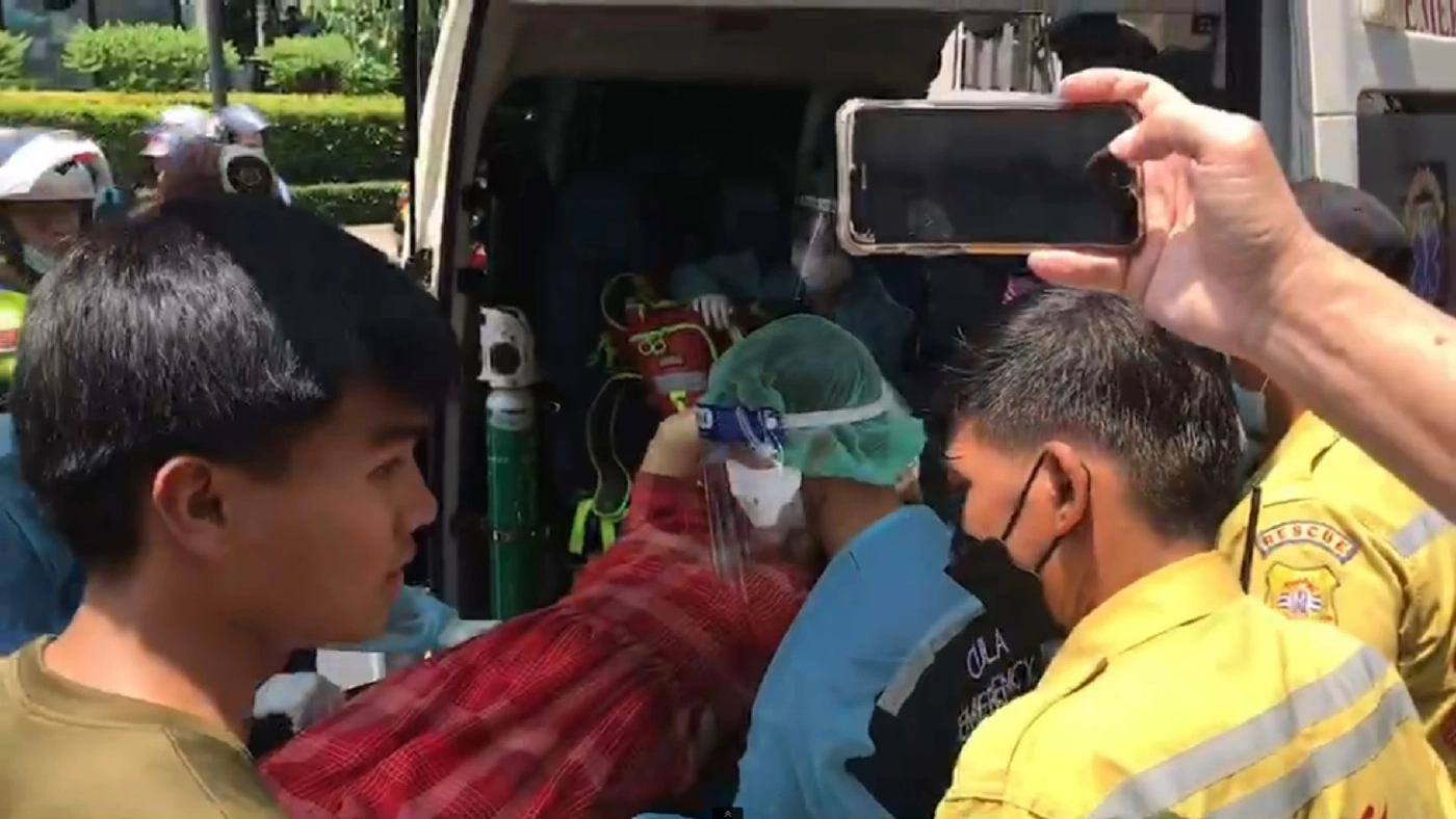 ด่วน! หนุ่มคลั่ง หวั่นโดนแย่งสมบัติ ชักปืนยิงคนครอบครัวเจ็บ 2 ราย