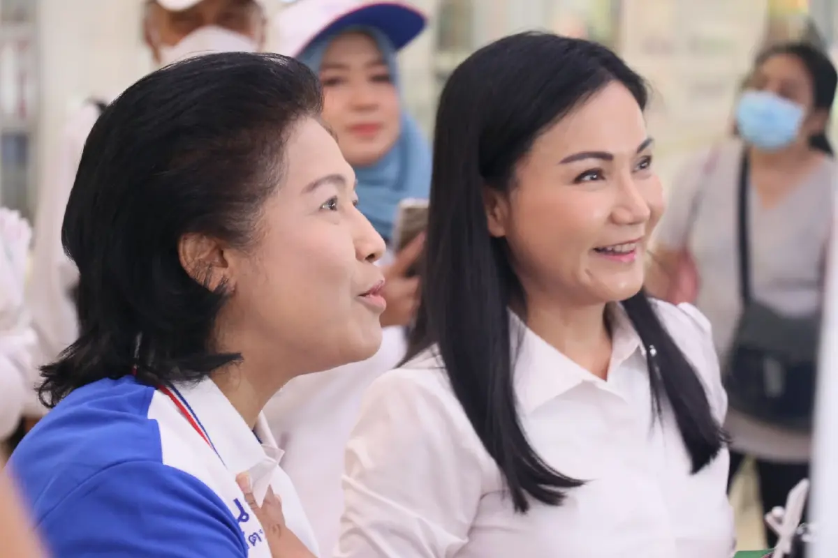 "ศ.ดร.นฤมล" ตะลุยหาเสียงช่วย "บ๊ะ นฤมล" เขต 14 เบอร์ 5 มั่นใจเสียงตอบรับดี