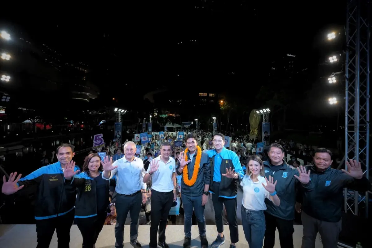 ร.ต.อ.พงศกร ขวัญเมือง ผู้สมัคร ส.ส.เขตคลองเตย-วัฒนา เบอร์ 5 พรรคประชาธิปัตย์