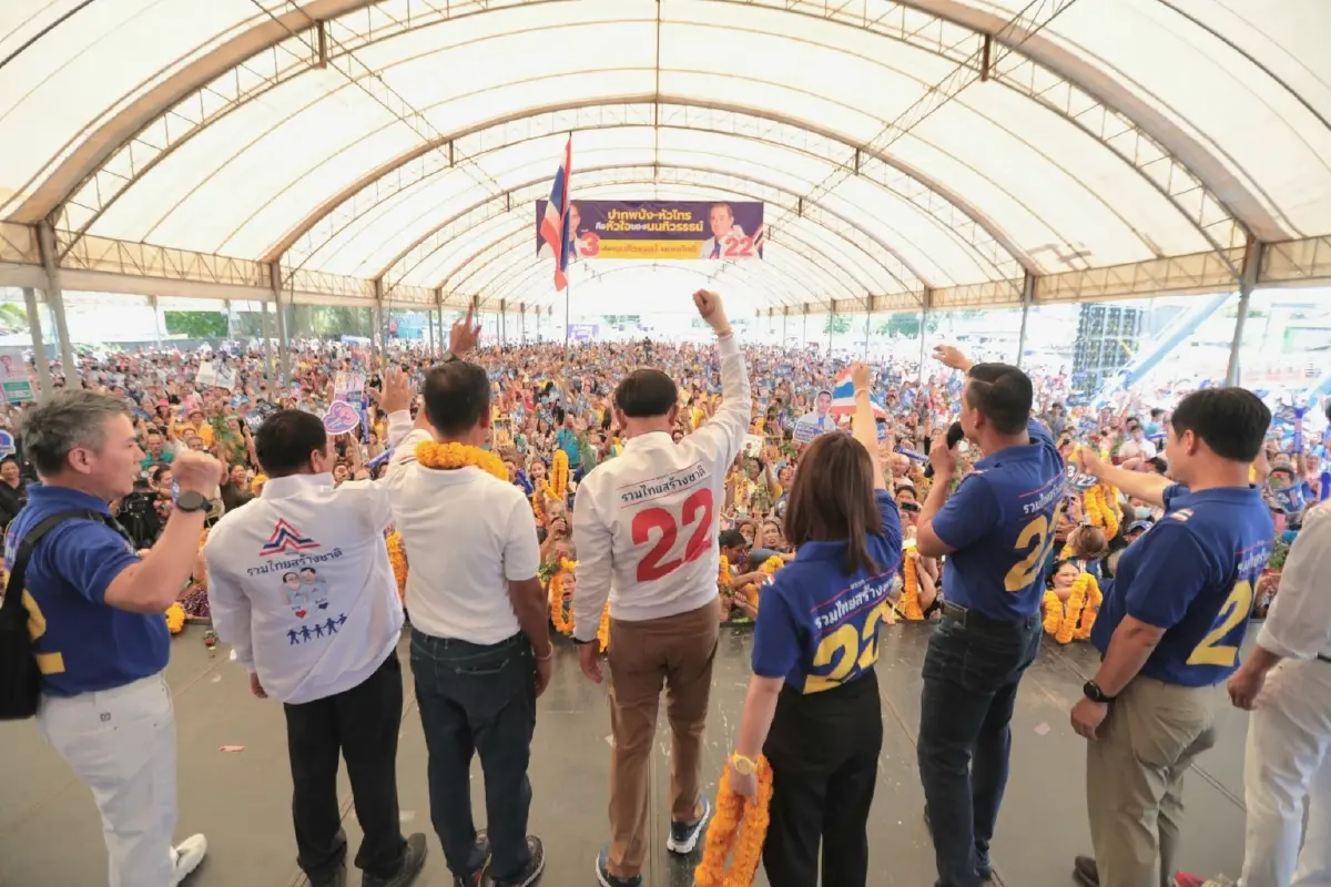 "พล.อ.ประยุทธ์" อ้อนชาวปากพนัง ขอโอกาสเชื่อใจอีกครั้ง นั่งนายกรัฐมนตรี