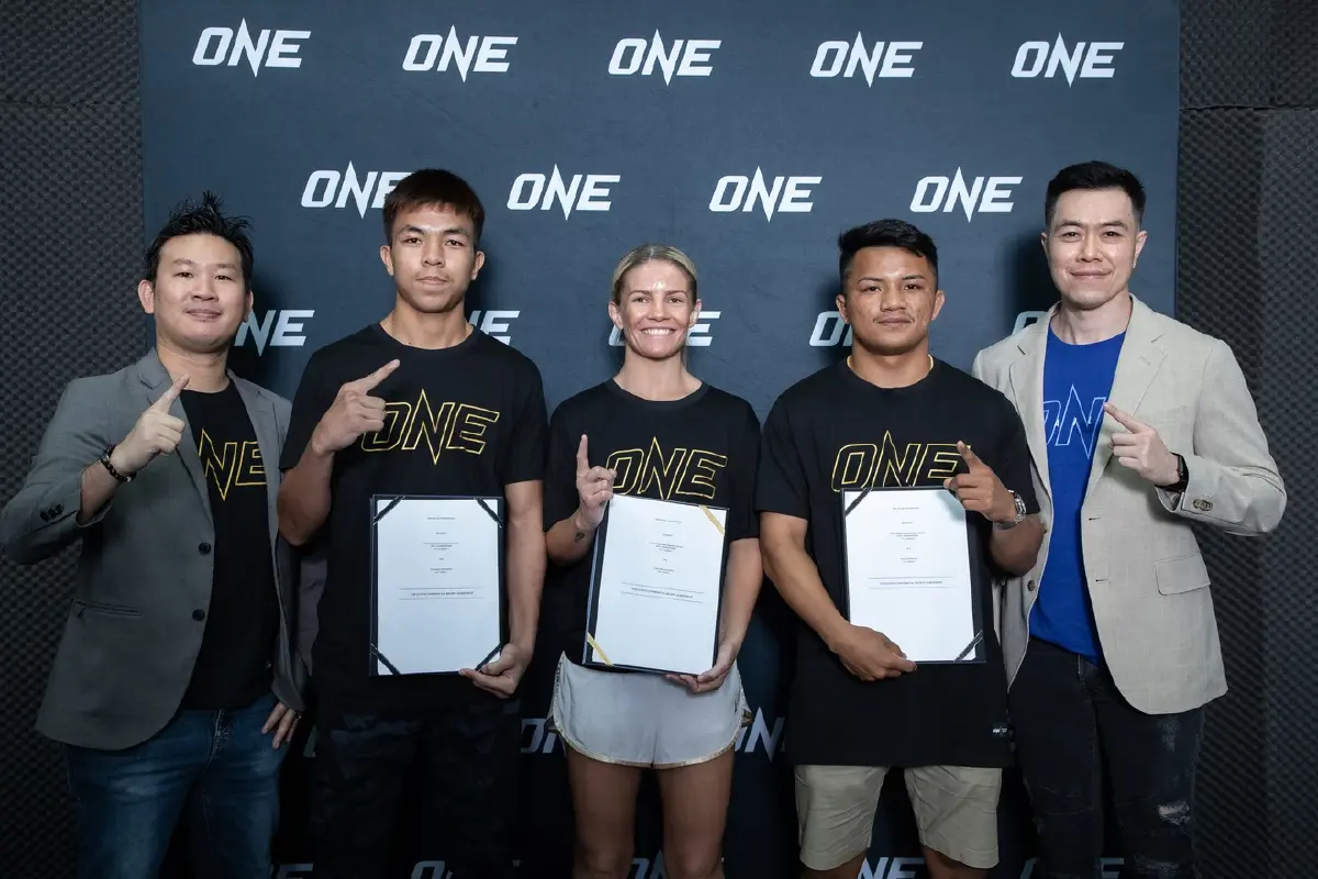3 นักมวยดาวรุ่ง เซ็นสัญญาเดินหน้าสู่เวที ONE ด้วยมูลค่าสัญญา 3.5 ล้านบาท