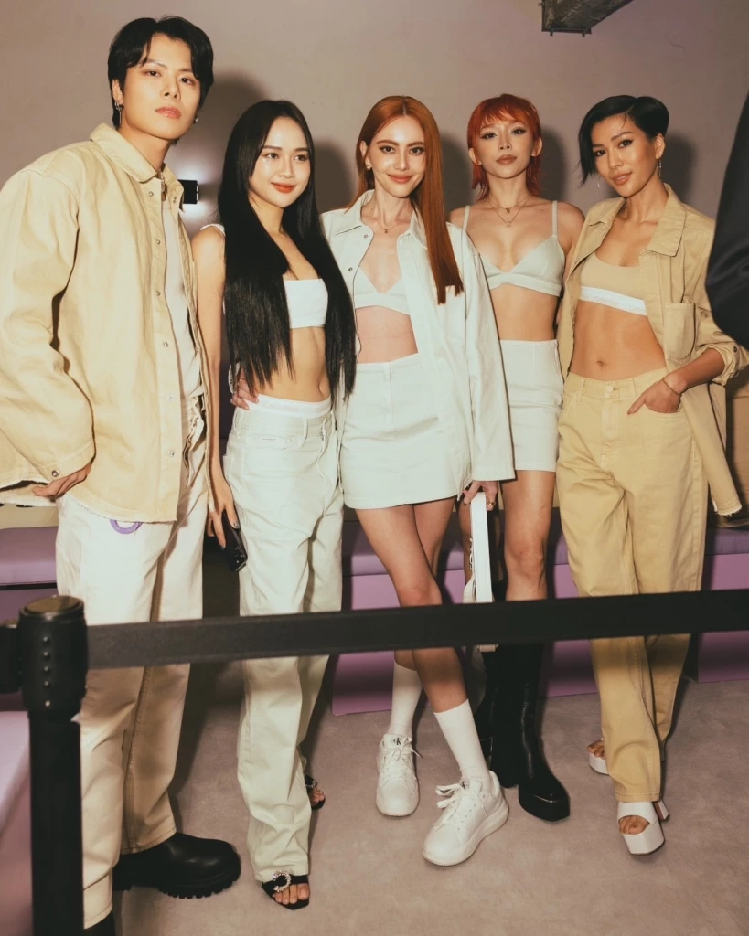 ใหม่ ดาวิกา กระทบไหล่คนดัง ในงานเปิดตัวคอลเลคชั่นพิเศษ เจนนี่ แบล็กพิงก์