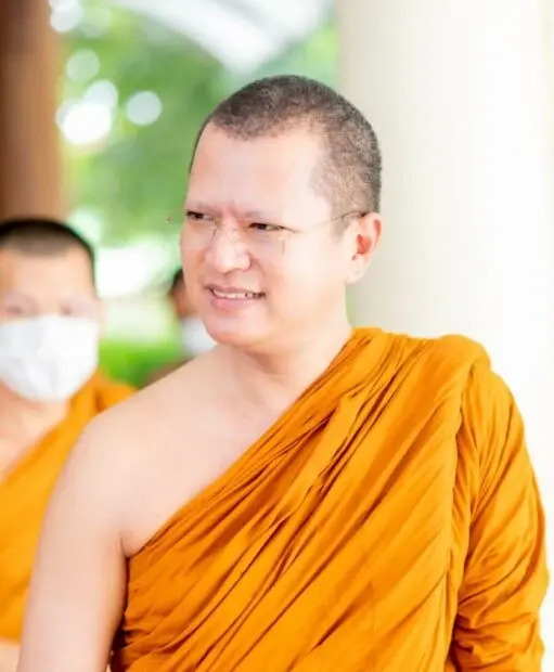 อดีตพระคม