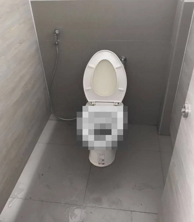 ผงะ! พบศพทารกในชักโครกห้องน้ำปั๊ม ตร.เช็กกล้อง-ล่าแม่ใจยักษ์