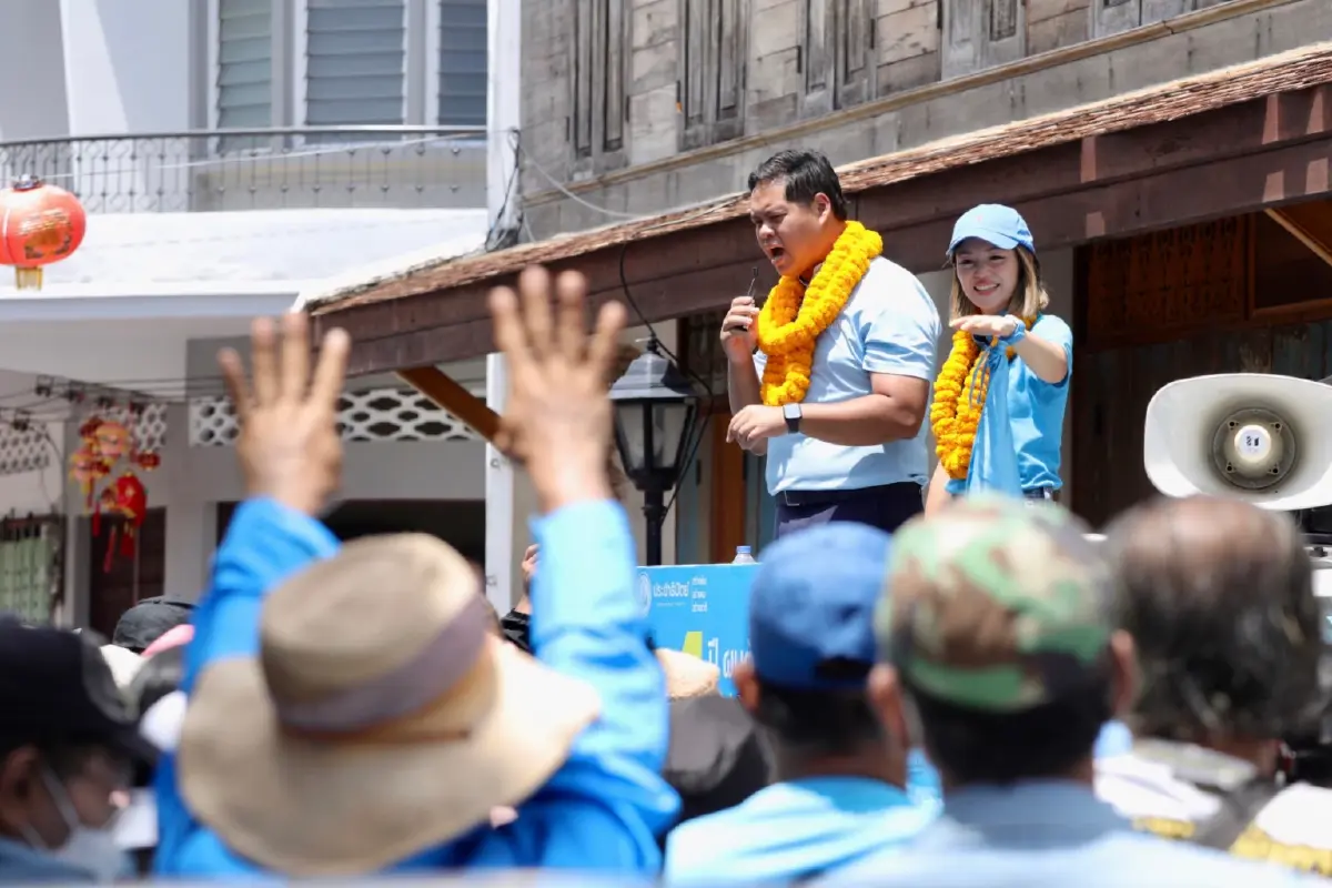"มาดามเดียร์" หาเสียงโค้งสุดท้ายขอเสียงหนุนปชป. เชื่อคนใต้เงินซื้อไม่ได้