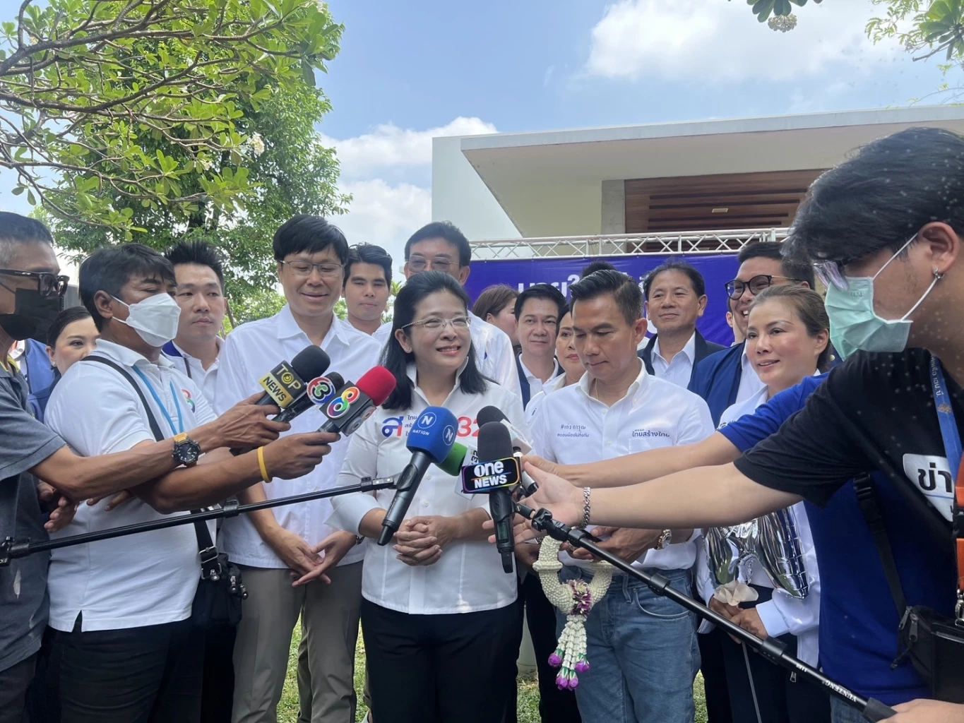 "หญิงหน่อย" ยินดี "อุ๊งอิ๊งค์" คลอดลูกชาย ชี้ "พท." ฝันหาเสียงพรรคพี่-น้อง