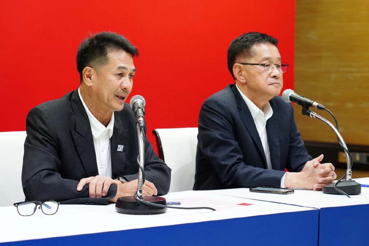 "ชลน่าน" ปัดไม่มีดีลลับ ยันไม่ทรยศประชาชน เผย พรุ่งนี้คุยแค่กรอบทำงาน