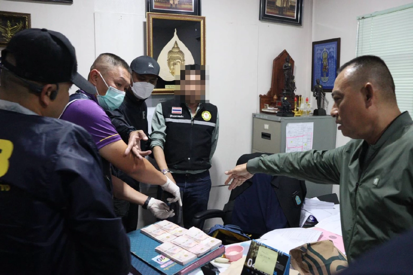 บุกจับ ผอ.กองช่าง เรียกรับสินบน 3 ล้าน คาเทศบาลเมืองคลองหลวง