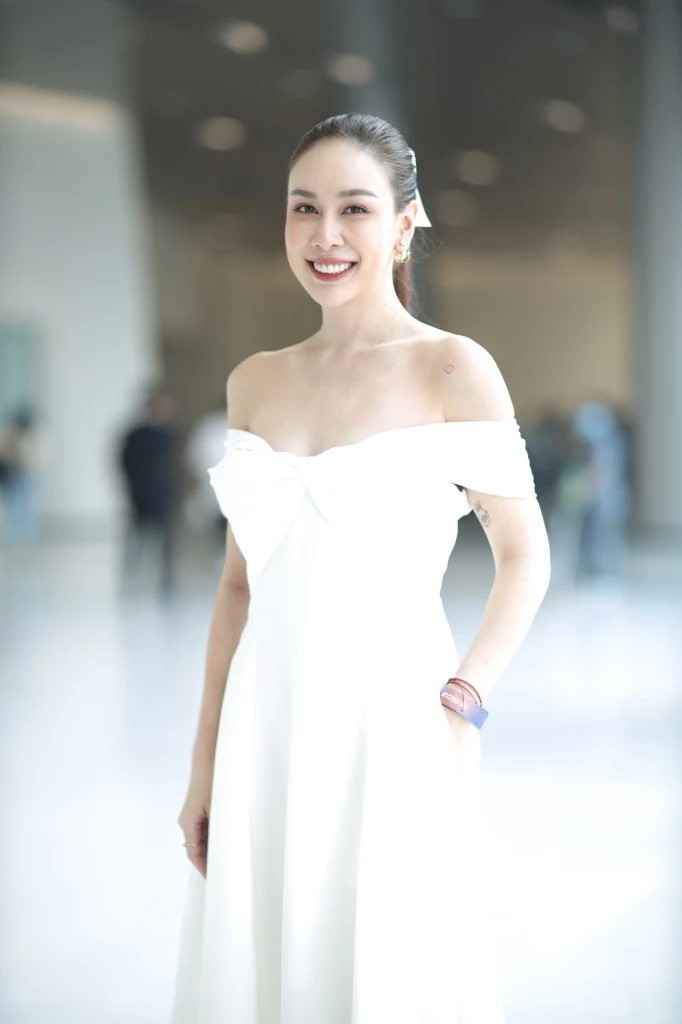 ฝ้าย เวฬุรีย์