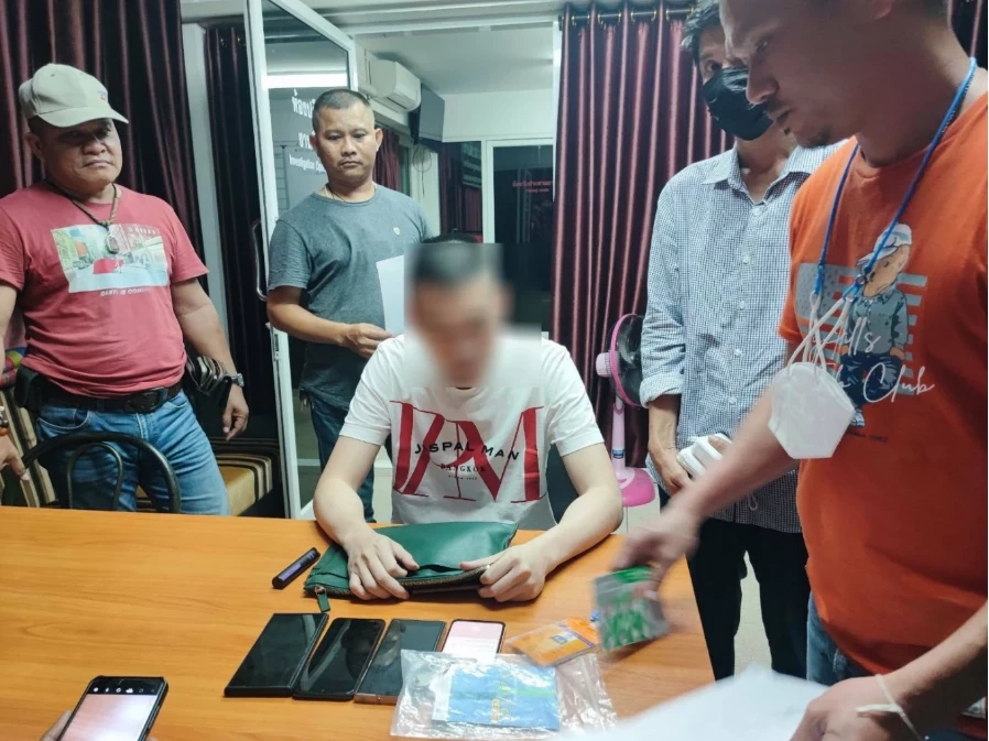 เปิดนาทีจับกุม "นิว" เครือข่าย "สารวัตรซัว" ก่อนผูกคอตายในห้องขัง (มีคลิป)