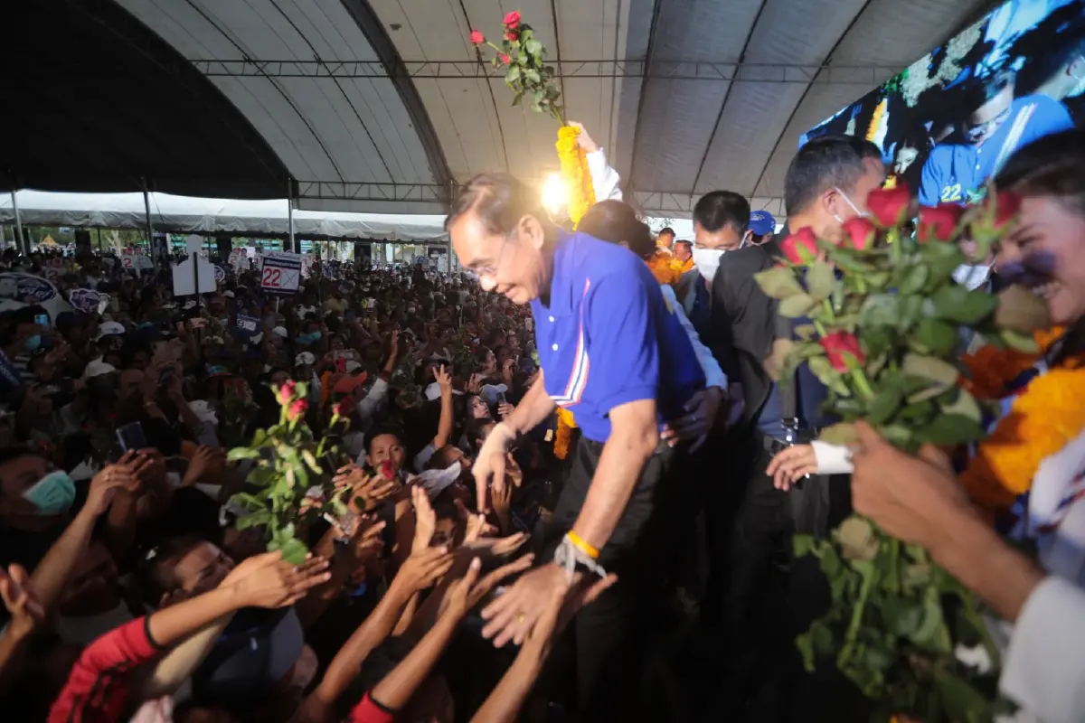 "บิ๊กตู่" ออดอ้อนขอคะแนนคนใต้ยกจังหวัด หวังสานงานที่ยังค้างไว้ให้เสร็จ