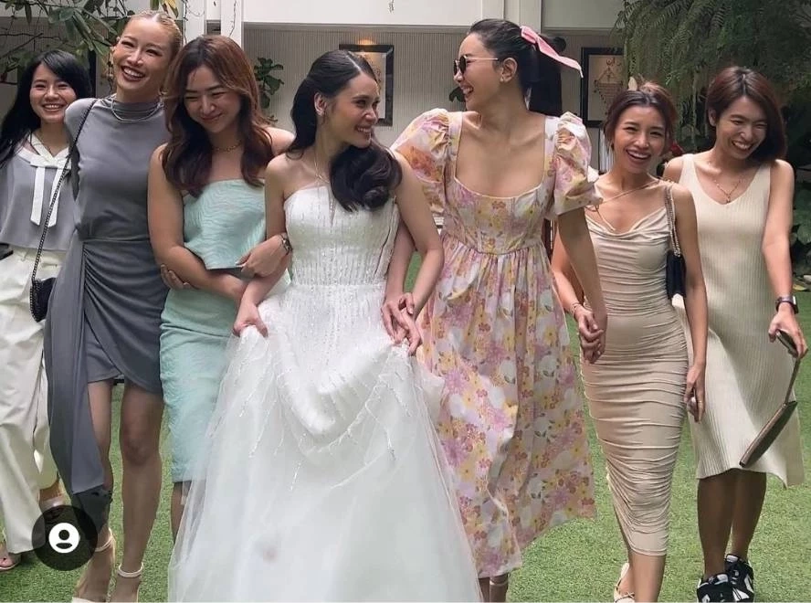 แฟน ๆ แห่ชื่นชม นุ่น วรนุช ลงเครื่องปุ๊บรีบไปเซอร์ไพรส์แฟนคลับกลางงานแต่ง