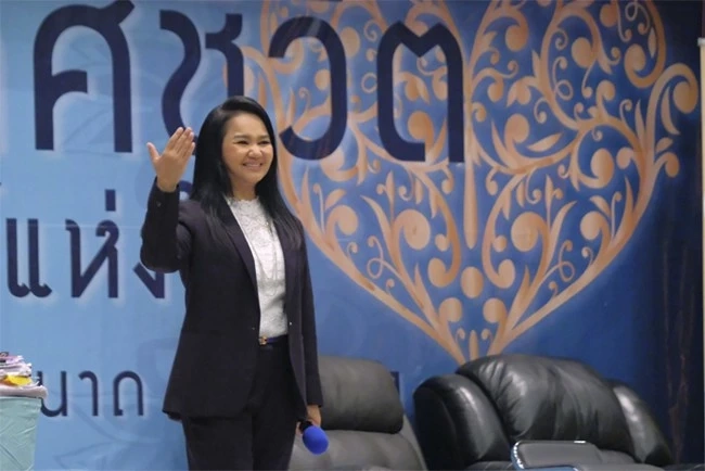 ย้อนข่าวเด็ด "ครูอ้อย เข็มทิศชีวิต" คุณแม่ไฮโซทะเล มีสินทรัพย์มากถึง 166 ล้านบาท