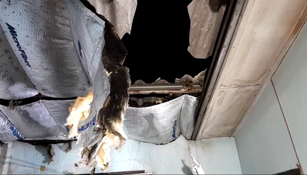 สลด! เสี่ยเจ้าของอู่วัยเก๋า ปีนหลังคาซ่อมบ้าน พลัดตกหัวกระแทกพื้นดับอนาถ