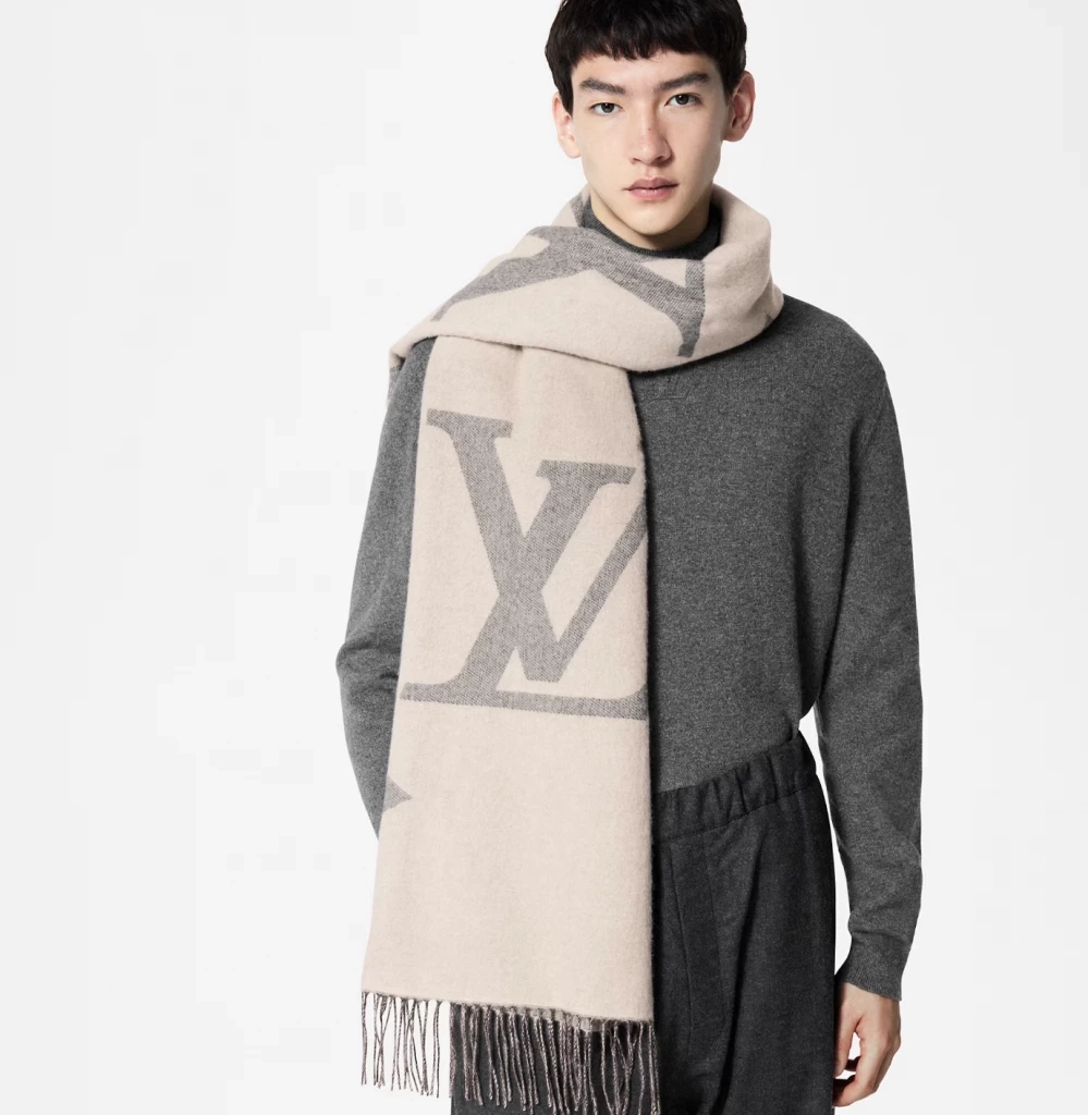 10 ผ้าพันคอแฟชั่นผู้ชาย ใส่แล้วดูดีมีสไตล์