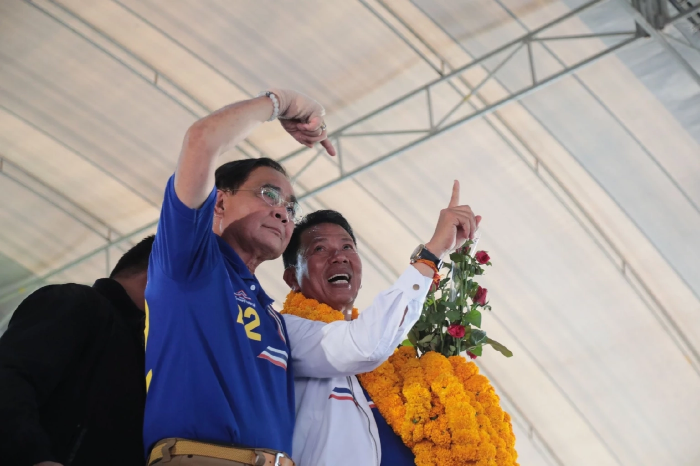 พี่ตู่ หาเสียงนครศรีฯ หยอกหากได้ส.ส.น้อยกลับบ้านนอน อย่าร้องไห้คิดถึงนะ