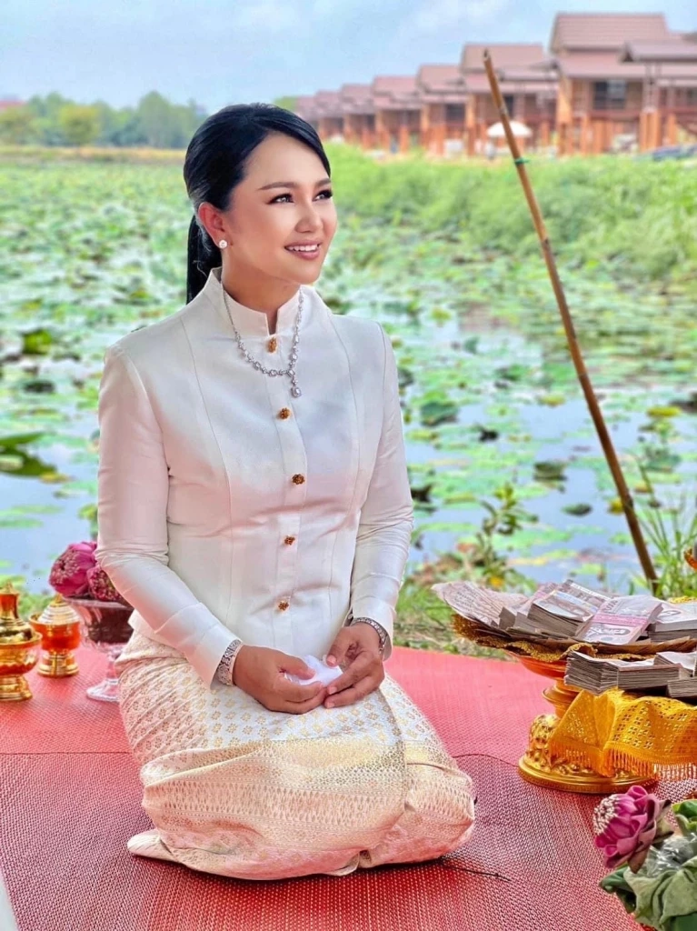 ฟังอีกมุม ลูกศิษย์  "ครูอ้อย" โดดป้องเข็มทิศชีวิต สาปคนอกตัญญู ลืมบุญคุณ