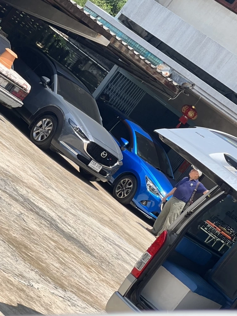 ด่วน! หนุ่มคลั่ง หวั่นโดนแย่งสมบัติ ชักปืนยิงคนครอบครัวเจ็บ 2 ราย