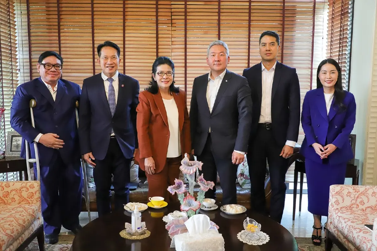 "หญิงหน่อย" เปิดพรรค ถกWorld Economic Forum ชูสร้างอาเซียนเป็นตลาดสำคัญโลก