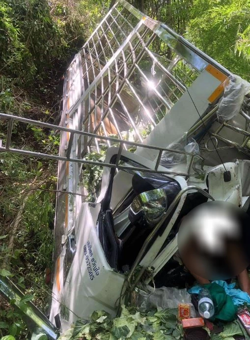 รอดปาฏิหาริย์! หนุ่มขับรถตกเหว ติดในซากนาน 2 วัน เผย กินกะหล่ำประทังชีวิต