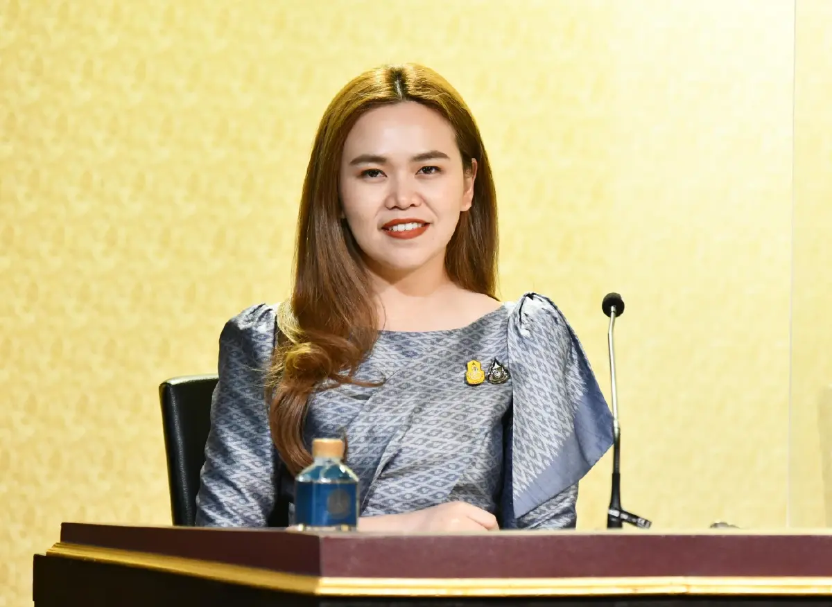 ไตรศุลี ไตรสรณกุล รองโฆษกประจำสำนักนายกรัฐมนตรี 
