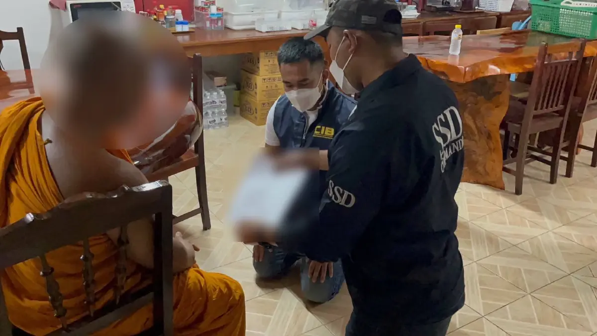 บุกจับพระมหาเปรียญ หนีคดีลักพระพุทธรูปเก่า วัดดัง จ.ลำพูน