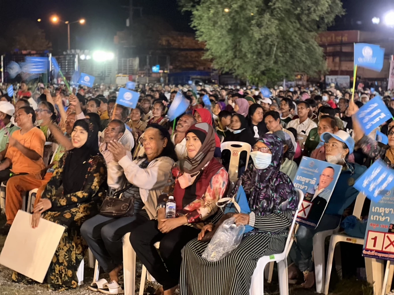 "นิพนธ์" ลุยเดินสาย สงขลา-สตูล ช่วยหาเสียง โว ปชป.คิดแล้วทำ เน้นยั่งยืน